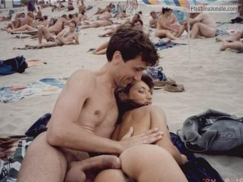 Seks na plaży naturystów